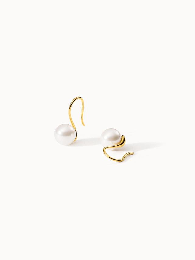 Pure Pearl Earring