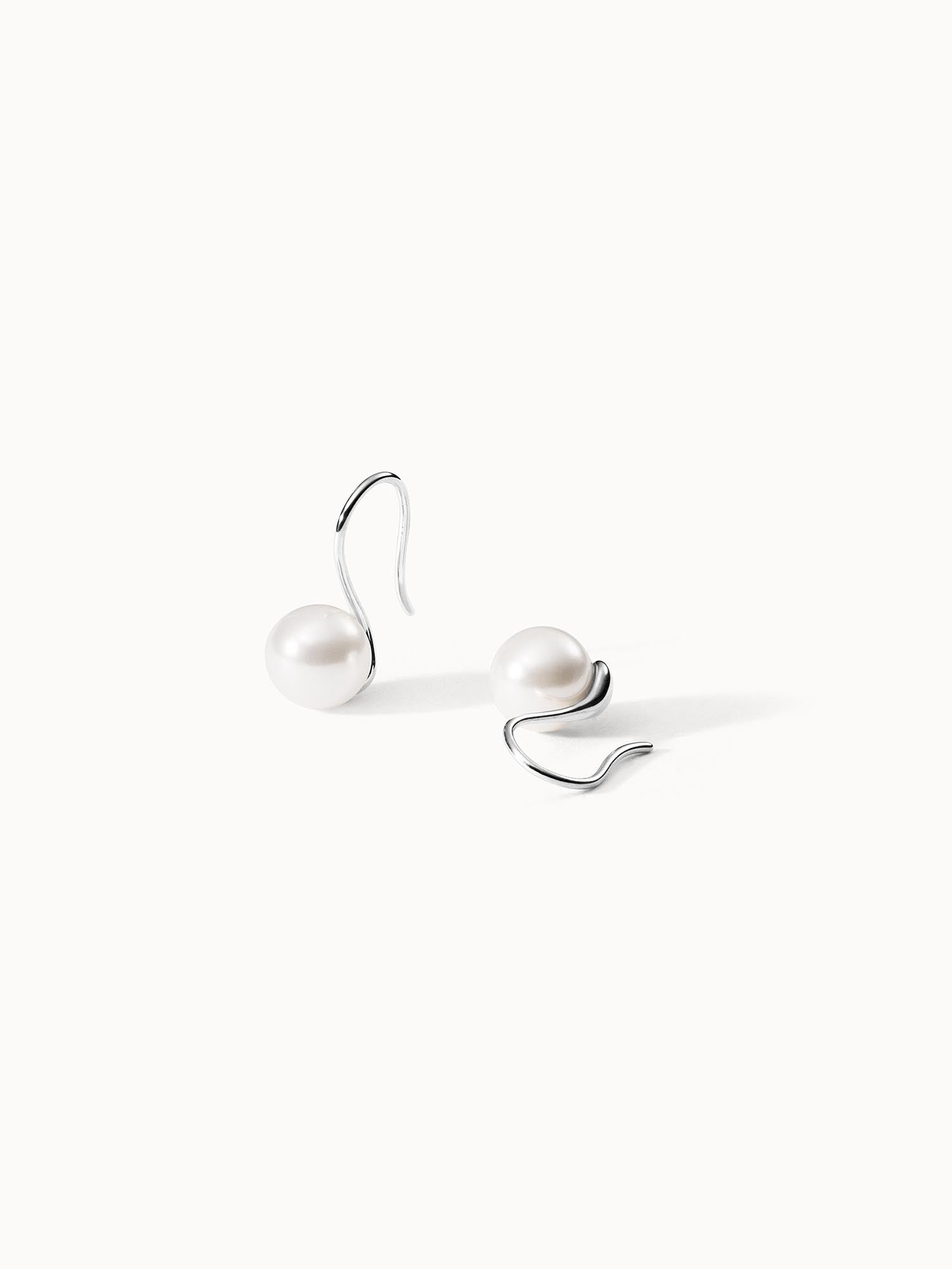 Pure Pearl Earring