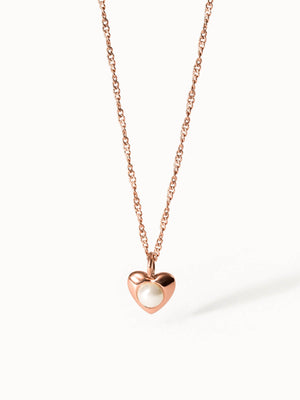 Roségoldene Kette mit Herz-Anhänger und Perle von PURELEI, elegant und feminin.