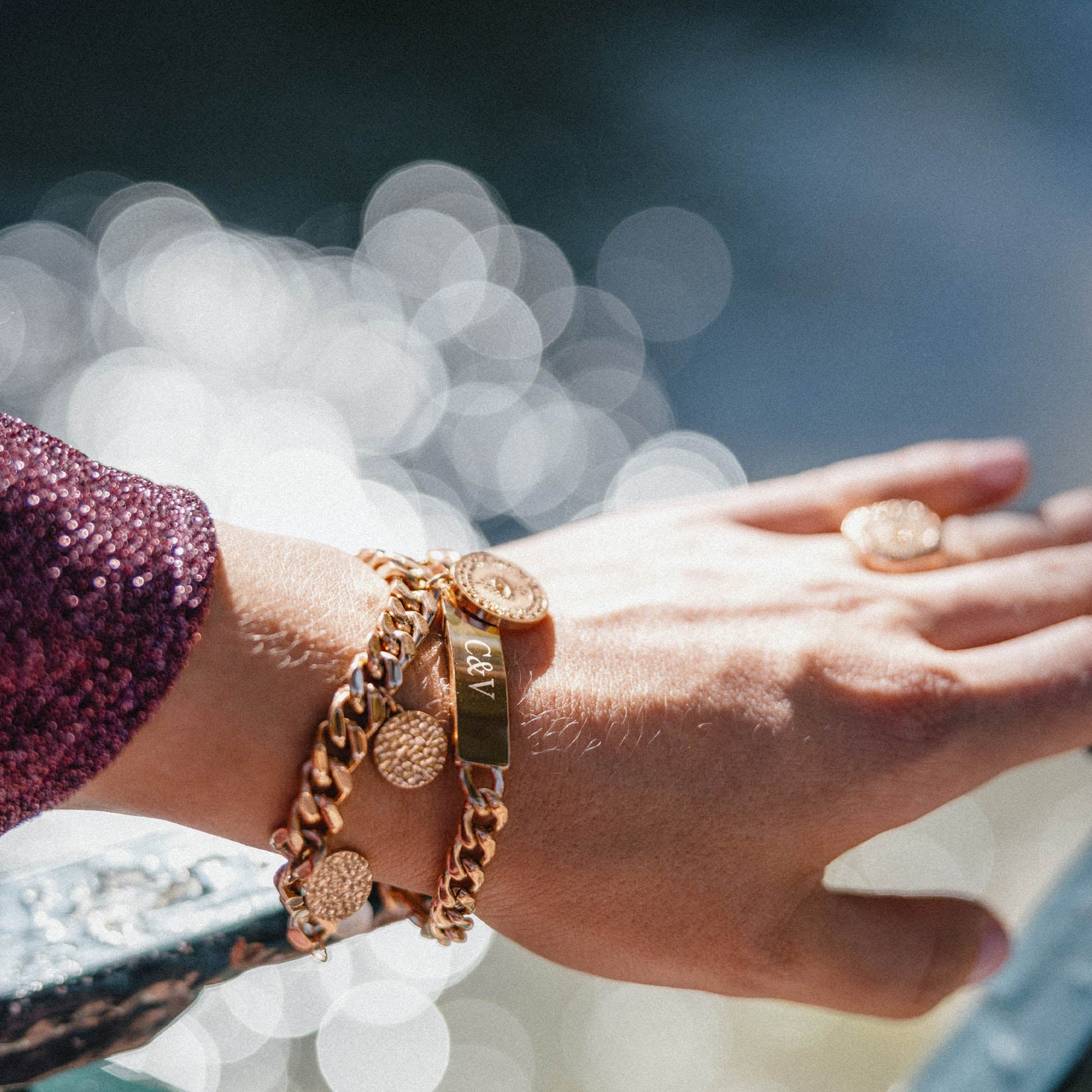 {"color":"Rosegold"}