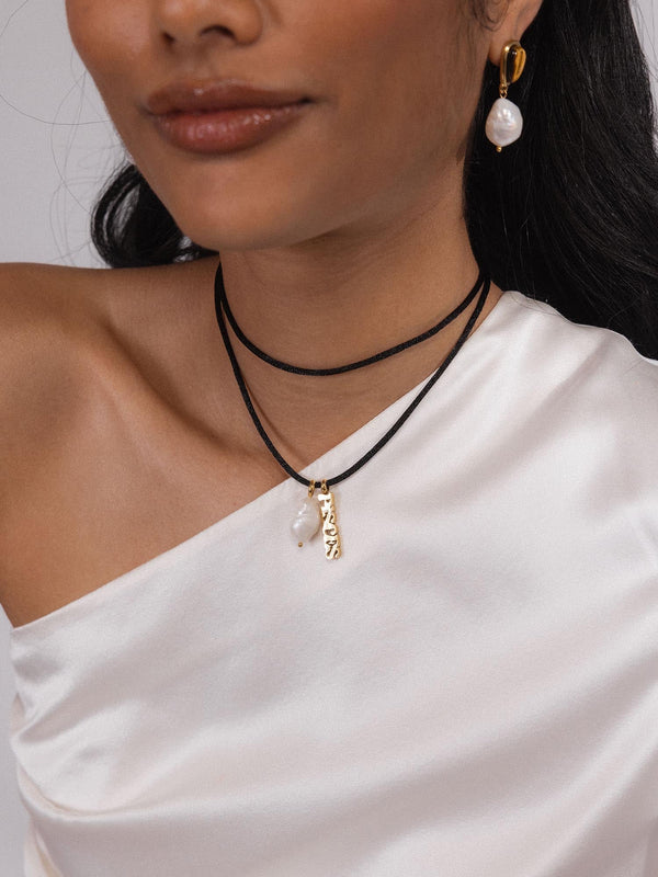 Collier Black Satin