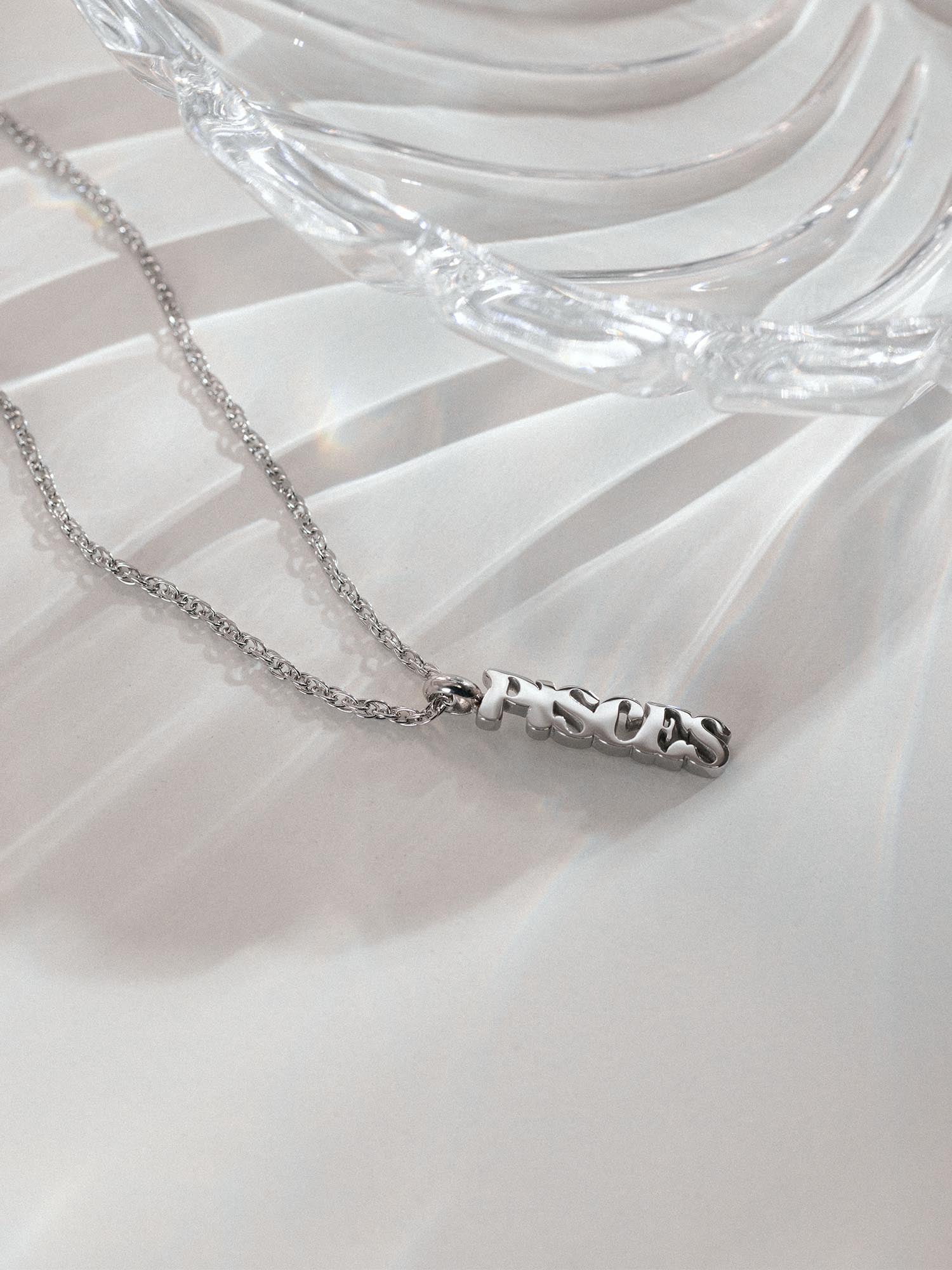 Charm Lettre Pisces