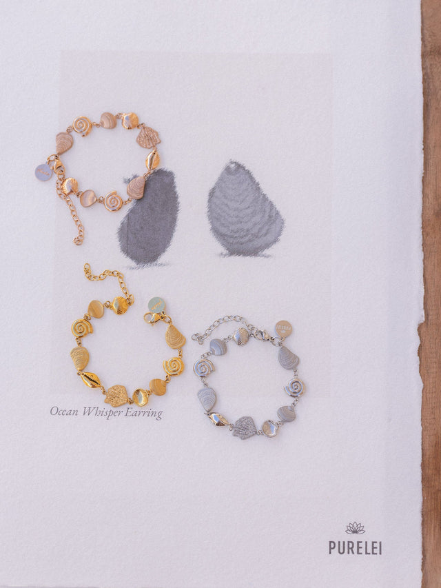 Ocean Whisper Armband in Gold, Silber und Roségold mit Muschel-Design, elegant präsentiert von PURELEI.