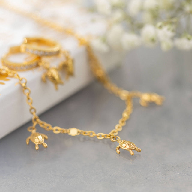 Collier Makena