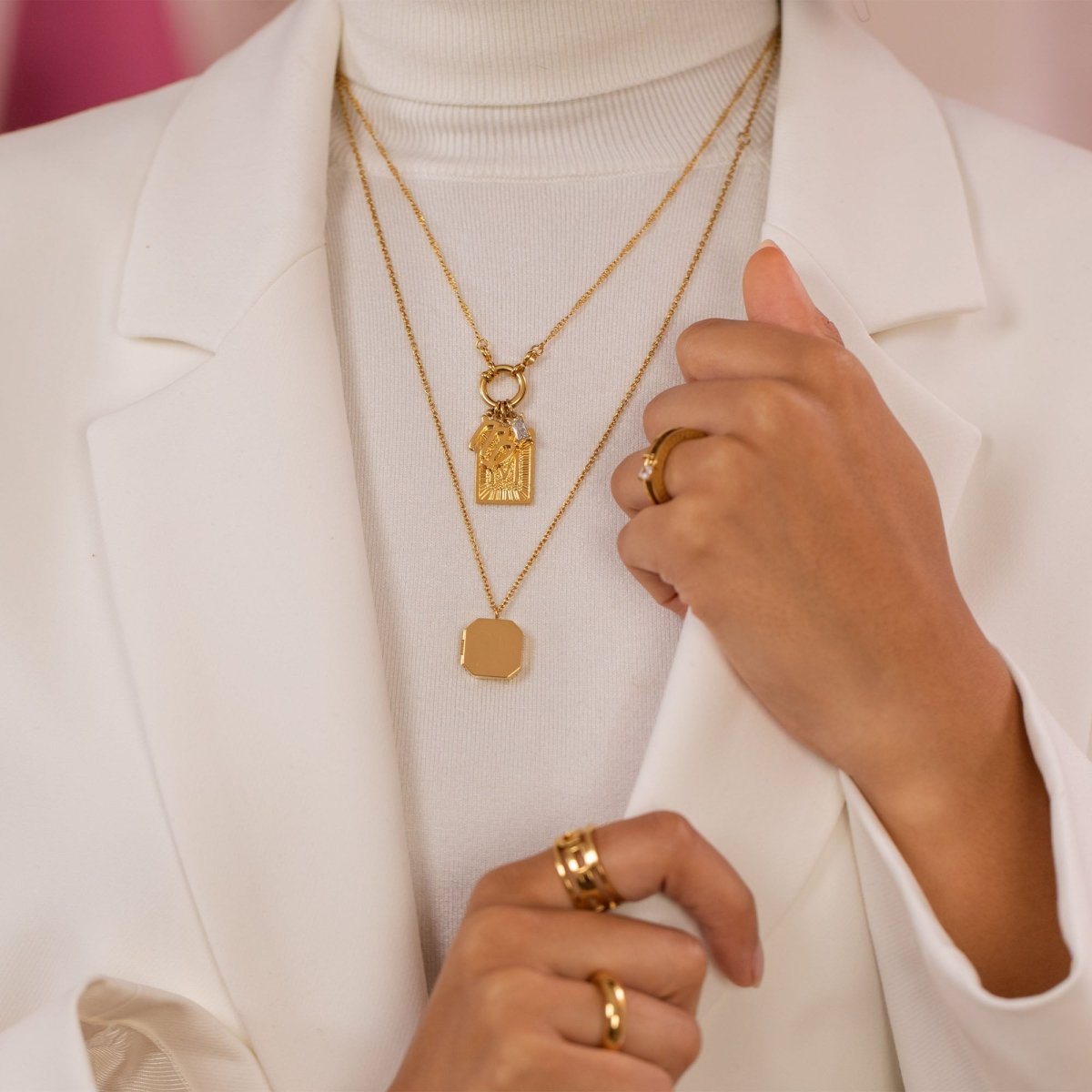 Elegance Medallion Necklace - INT PURELEI