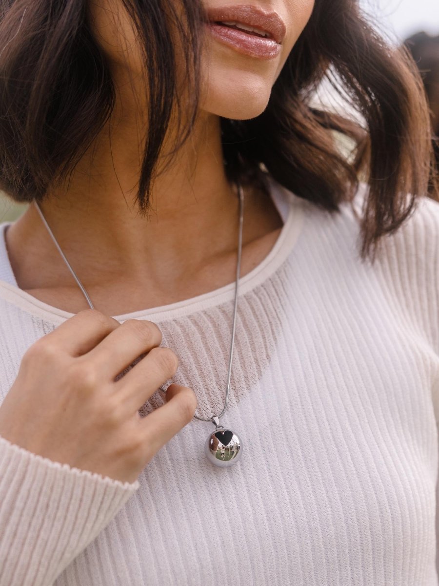 Love's Embrace Necklace - INT PURELEI