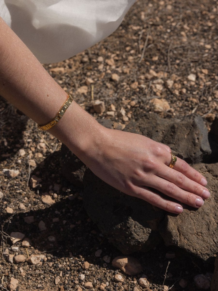 Volcano Armcuff - INT PURELEI