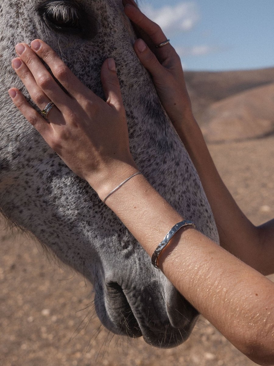 Volcano Armcuff - INT PURELEI